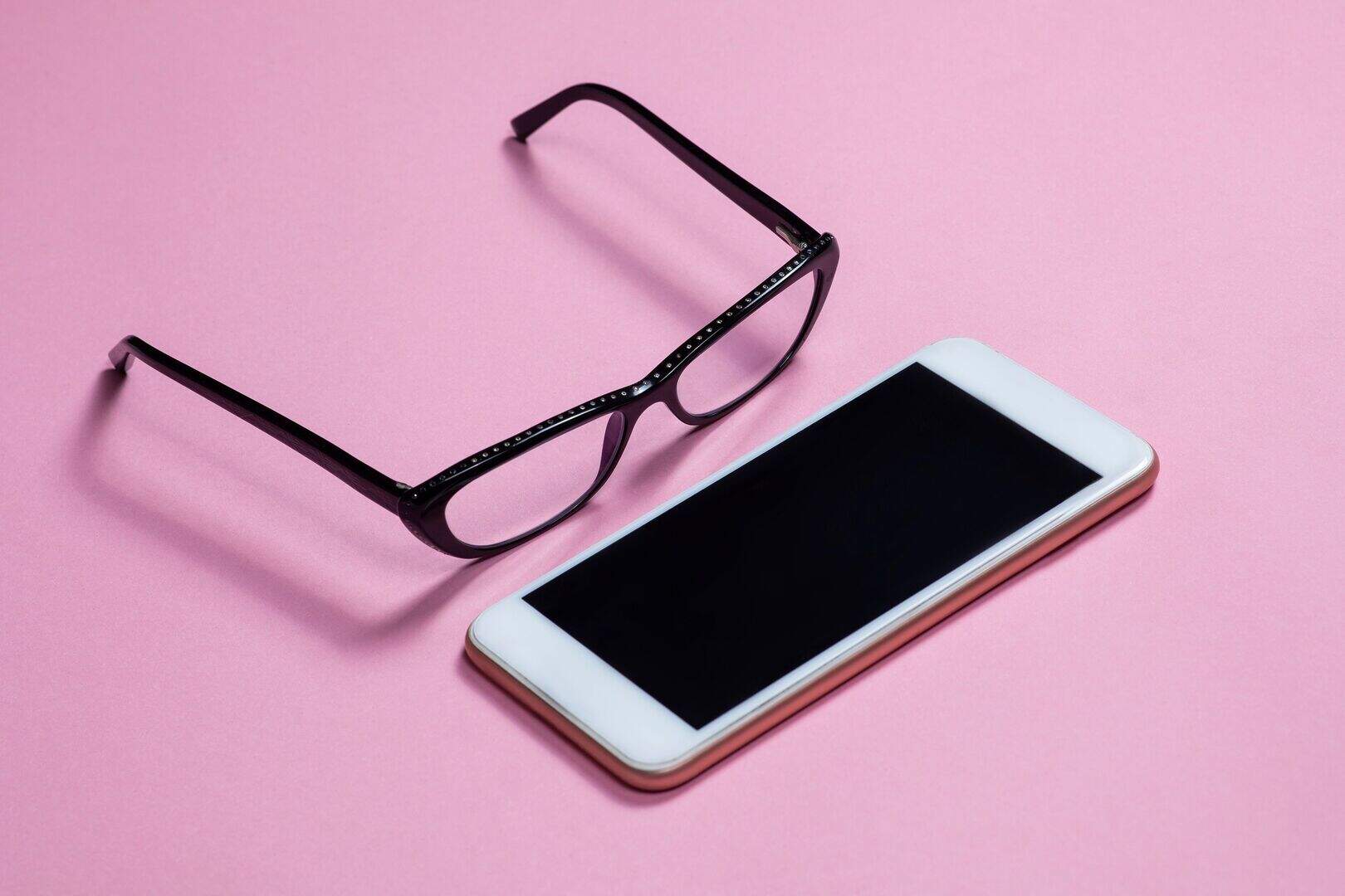 Experts warn workers that they store personal data on work devices ‘at ...